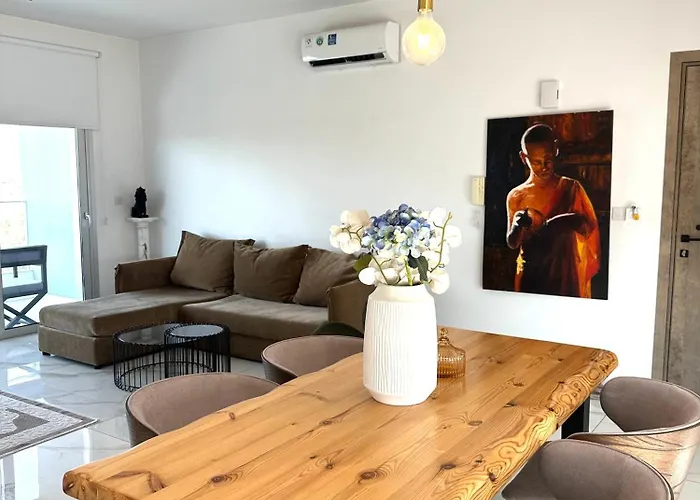 Lights - Luxury Penthouse - Panoramic View - Near Unic Apartment Nicosia