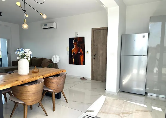 Lights - Luxury Penthouse - Panoramic View - Near Unic 尼科西亚